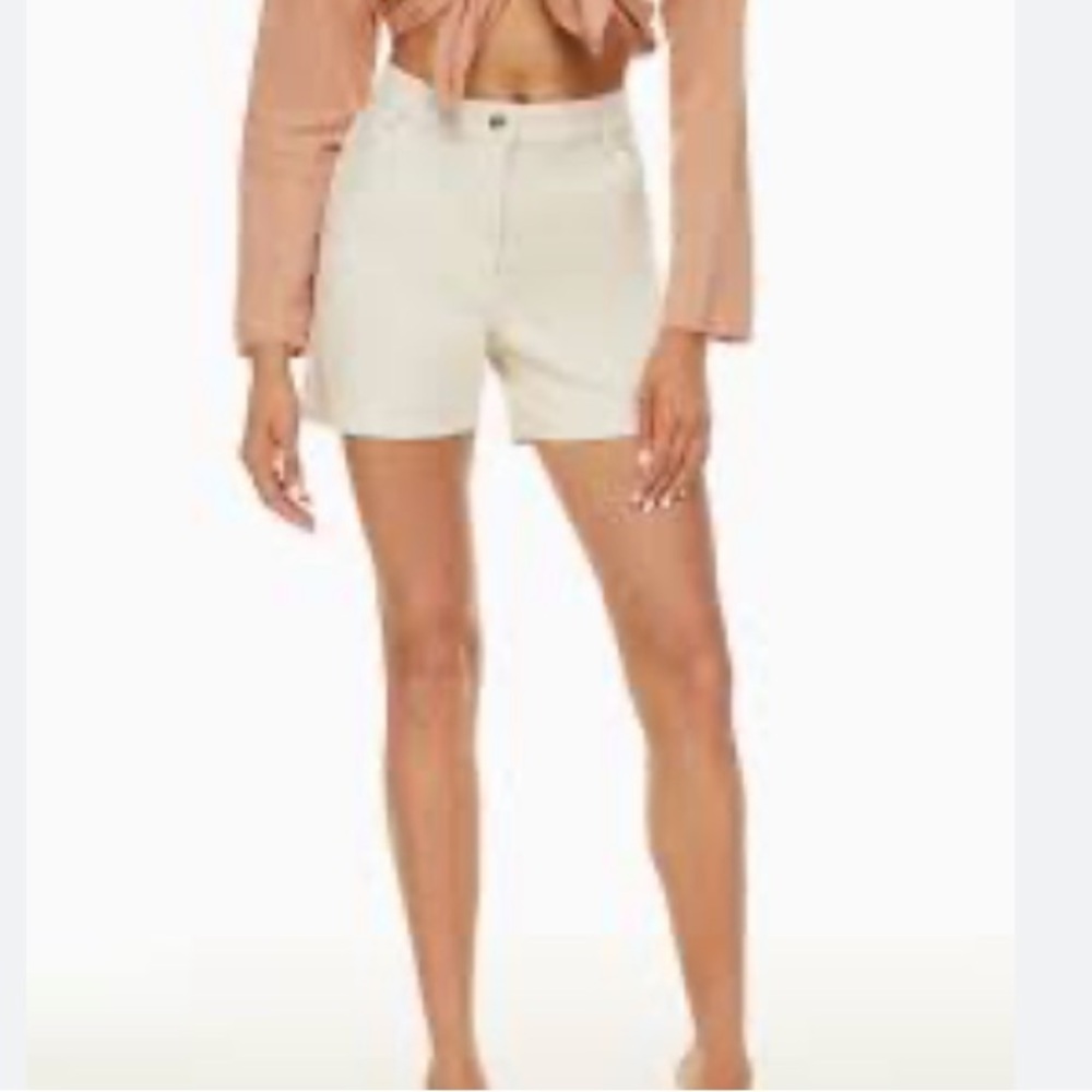 Aritzia Wilfred Free Brennan shorts in GD Birch size 8 NWT